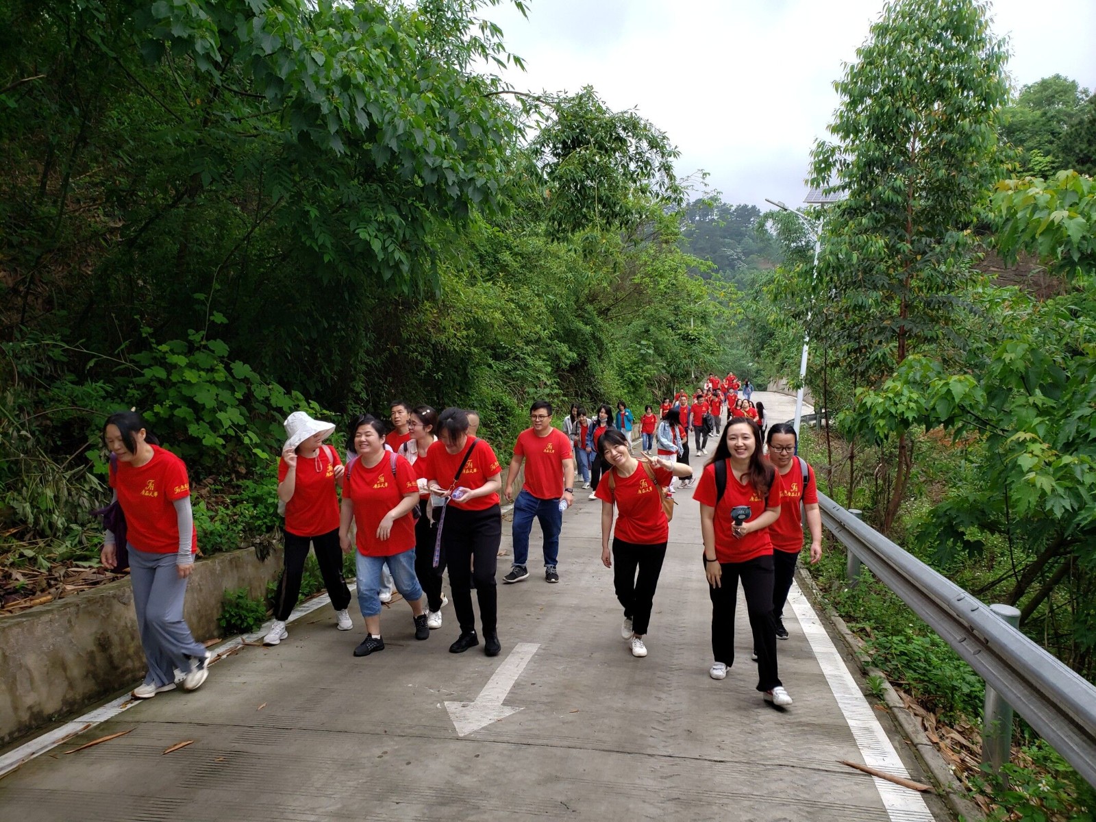 2022年螺螄粉小鎮(zhèn)飛行營地“美麗柳州，快樂前行”健步走活動(dòng)